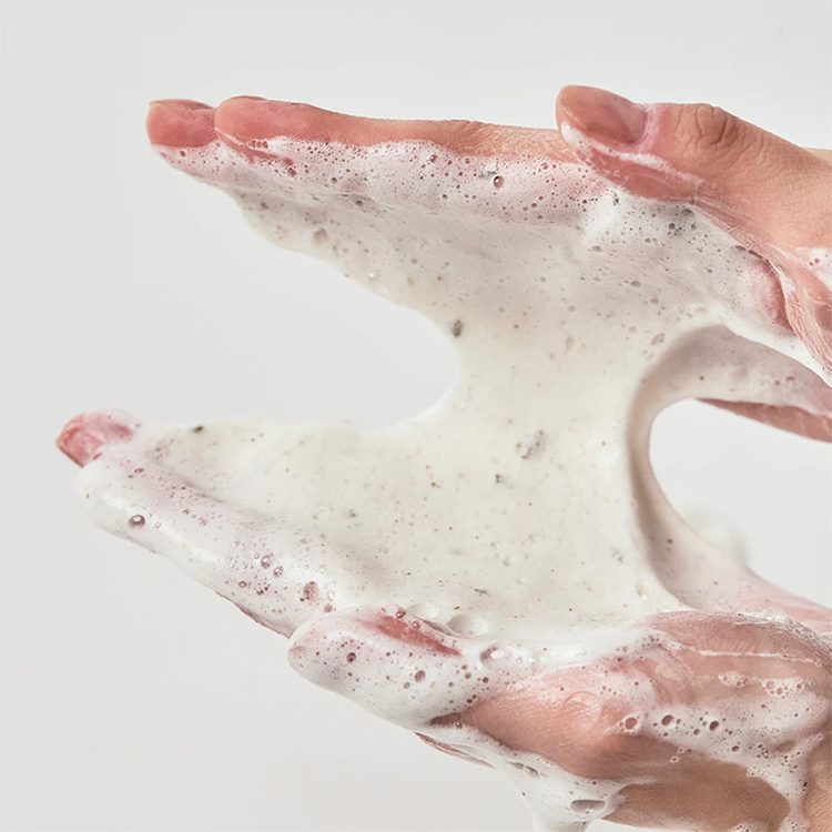 فوم شستشوی صورت پاک کننده عمقی منافذ آنوا Anua Heartleaf Quercetinol Pore Deep Cleansing Foam